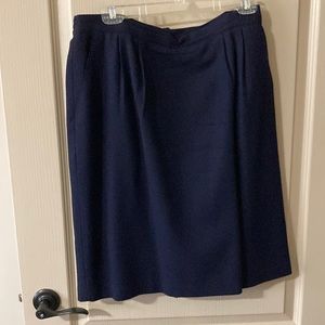 Sag Harbor Ladies Navy Wool skirt size 16